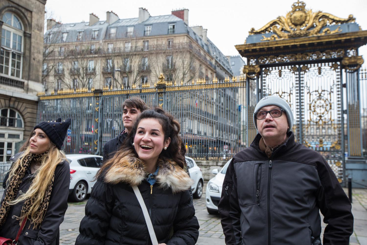 <a href='http://mnet.ngskmc-eis.net'>全球十大赌钱排行app</a>学院法语教授Pascal Rollet带领学生们到巴黎游学.
